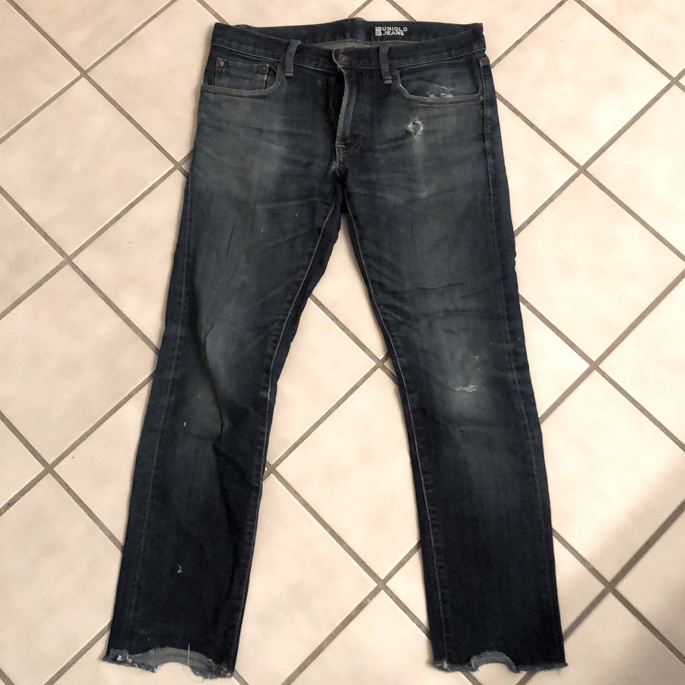 Mens Uniqlo cropped / distressed SELVEDGE DENIM jeans (29” x 27”), faded blue